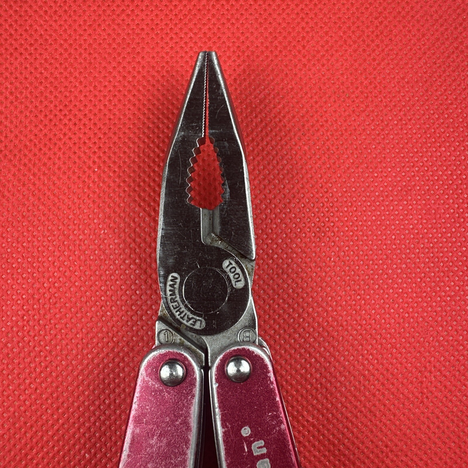 Retired Pat. Pending Gen 1 Red Leatherman Juice C2 Multitool. Great EDC!