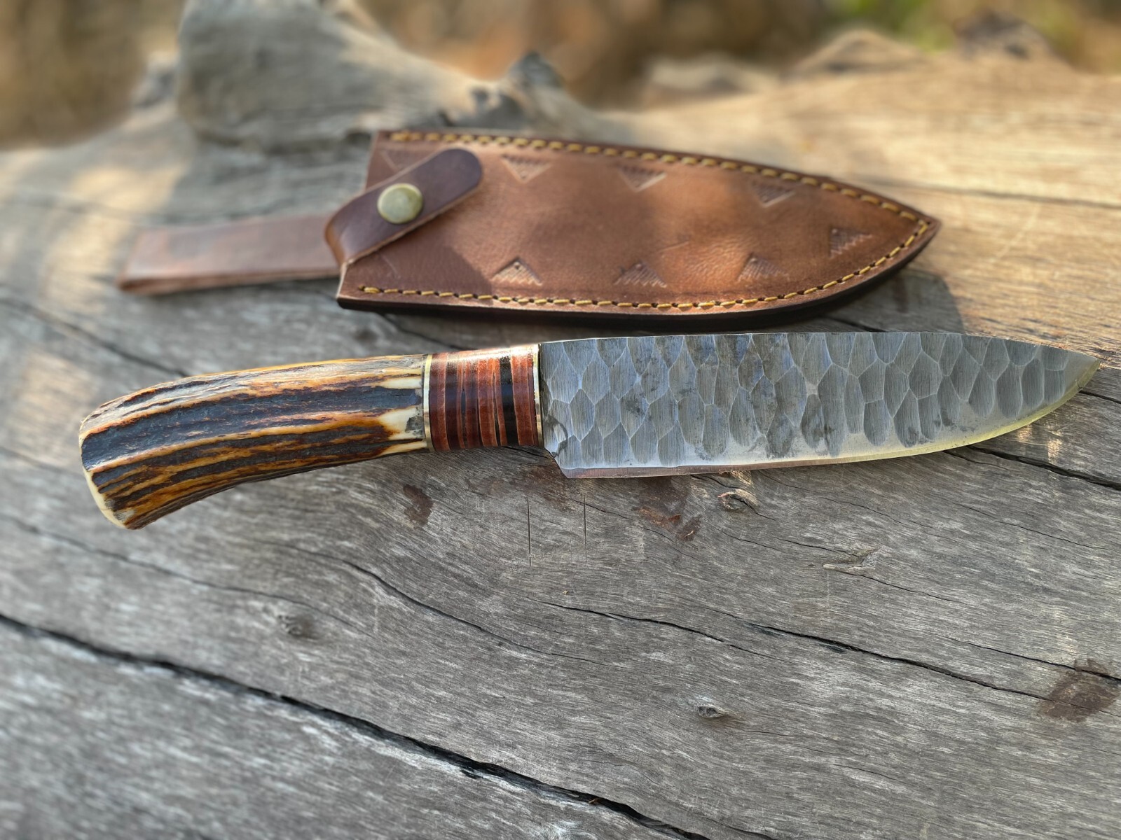 HANDMADE CARBON STEEL FIXED BLADE FULL TANG CAMPING KNIFE WITH STAG HORN HANDLE