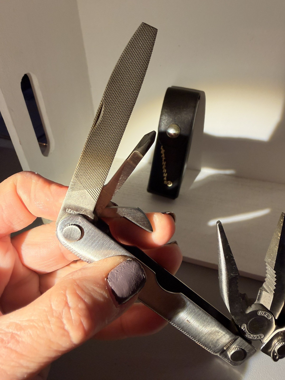 Leatherman Pocket – USA Multi-Tool w/ Leather Sheath plus Skeletool + sheath
