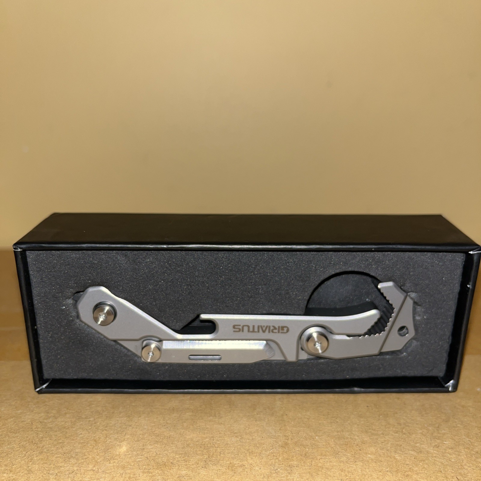 Compact 7-in-1 Multitool with Window Breaker & Seatbelt Cutter—Perfect Gift Idea