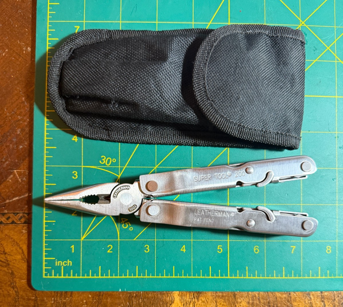 Leatherman Super Tool 200 Multi-Tool USA with Pouch