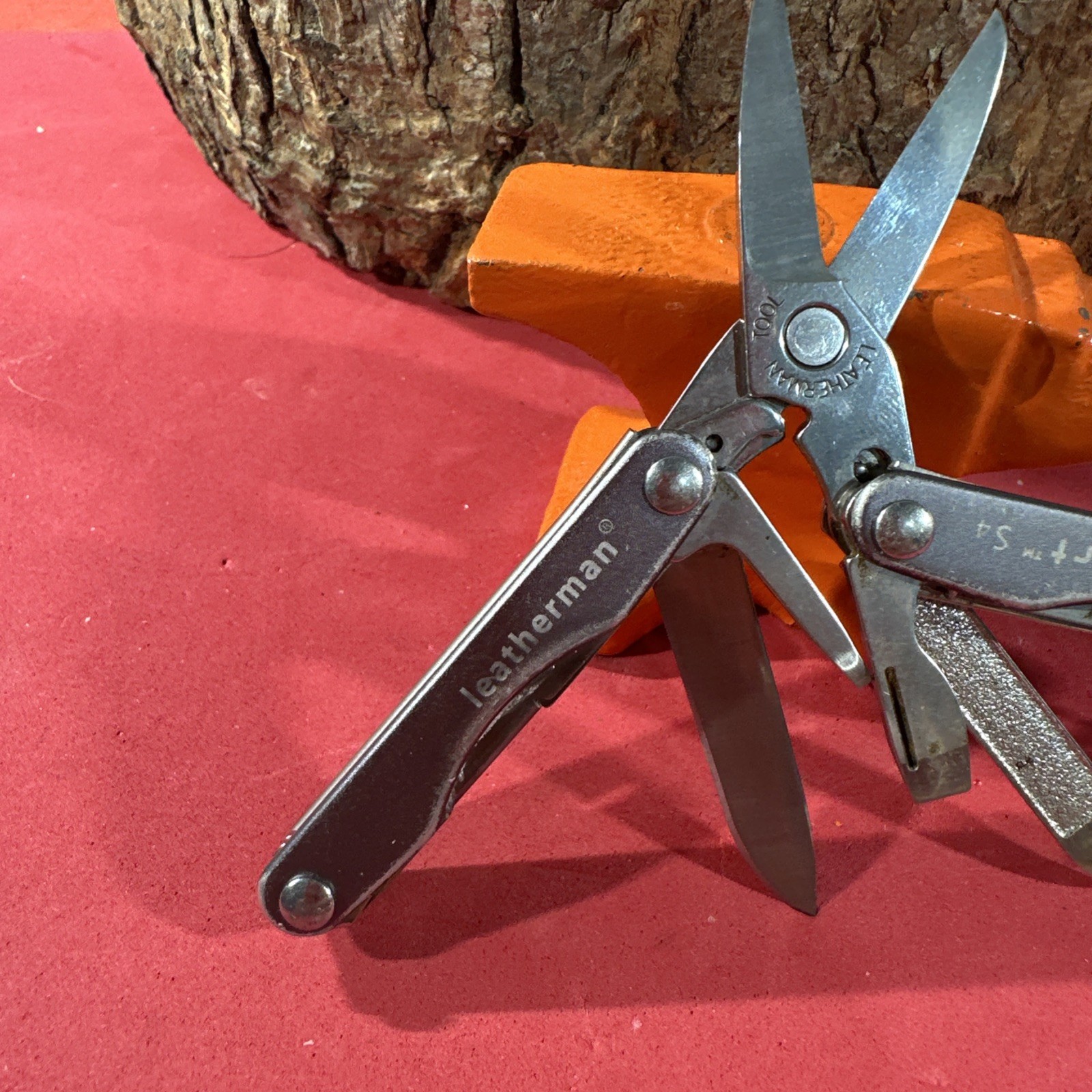 Leatherman Squirt S4 Multi-Tool Gray Nice Condition Some Handle Wear