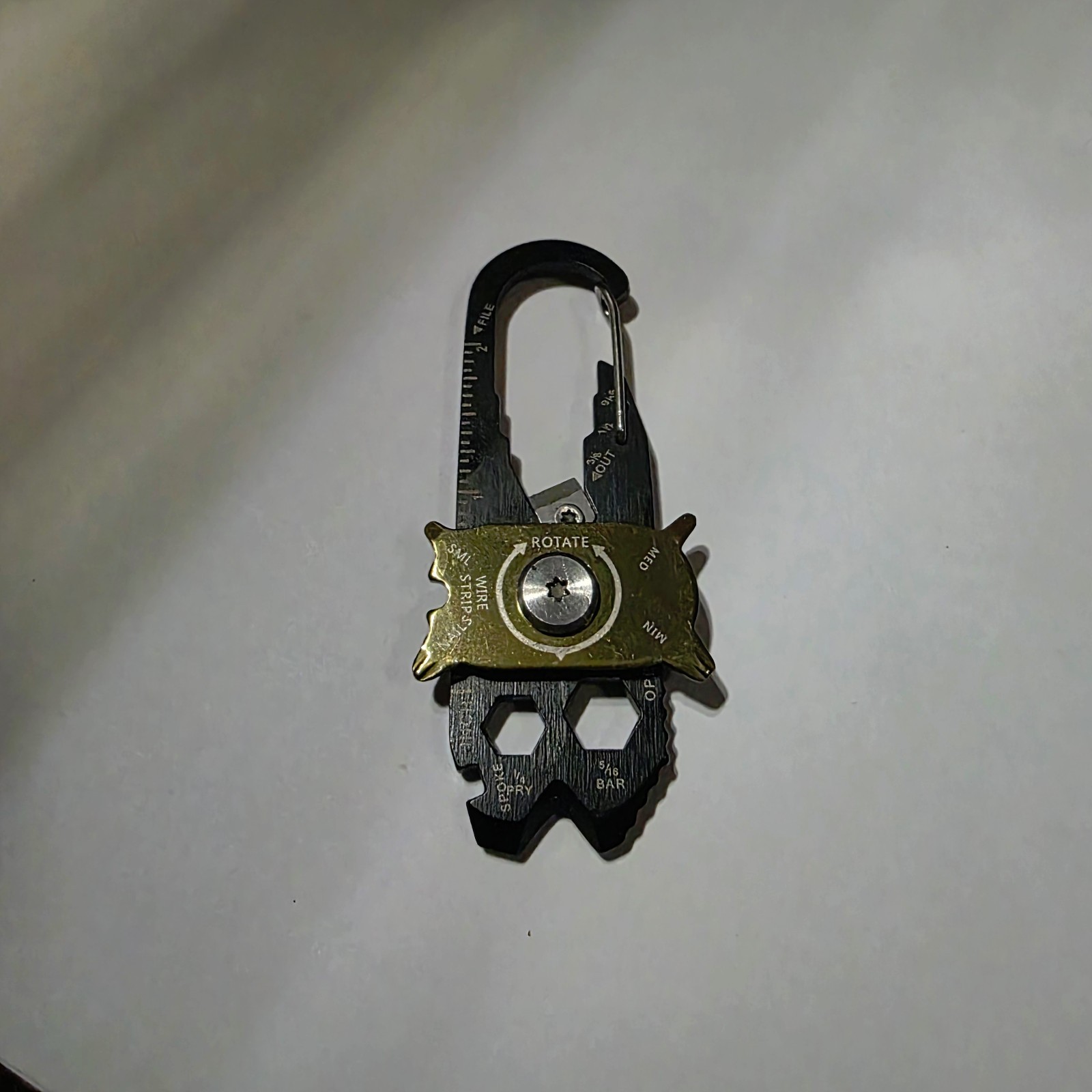 20-IN-1 Carabiner Pocket Multi-Tool Mad Man