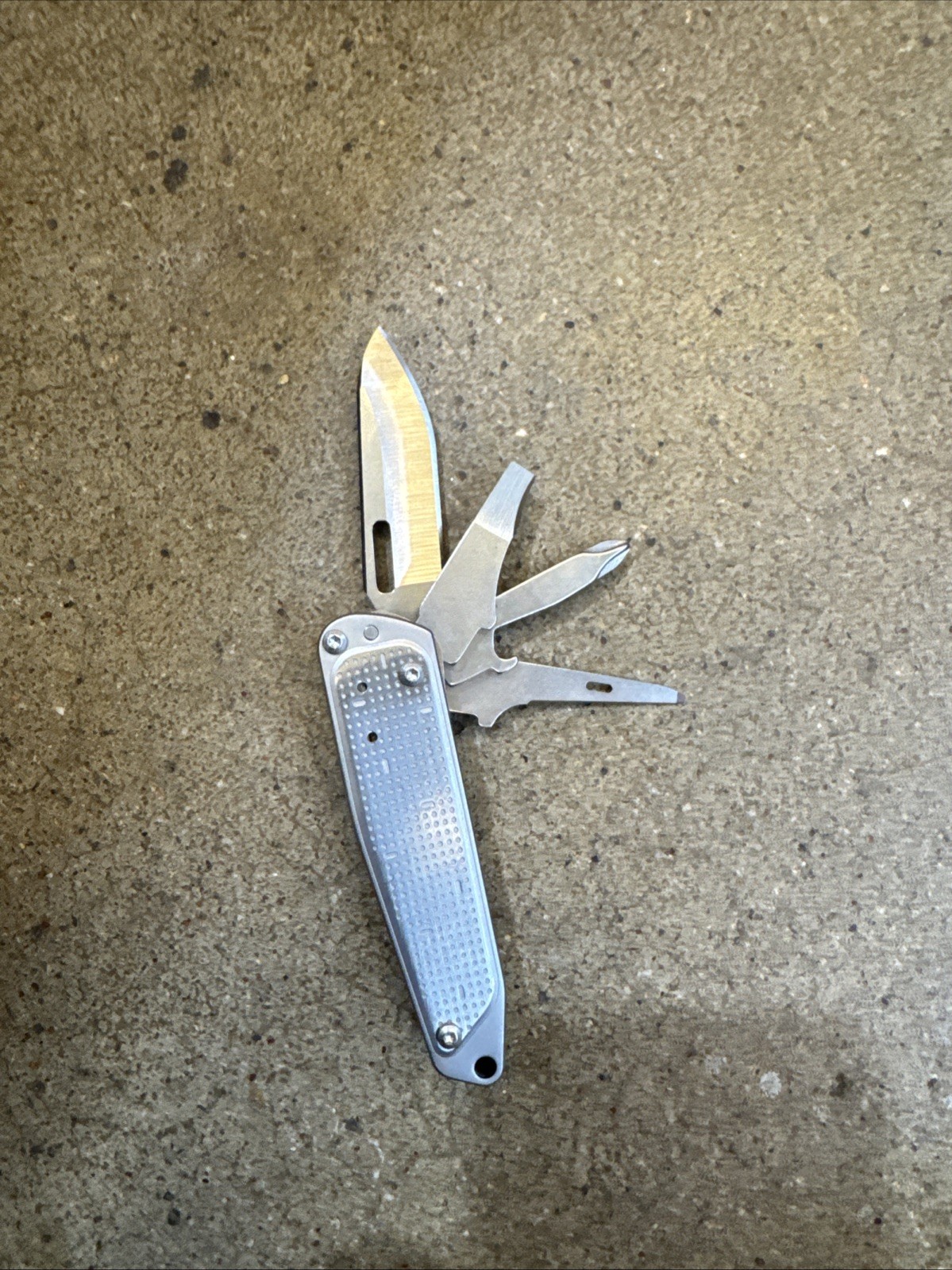 Leatherman FREE T2 Pocket Knife Multi-tool