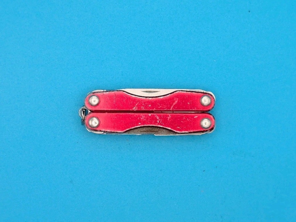 Leatherman Squirt P4 Multi-Tool, Key Ring, Retired, RED!