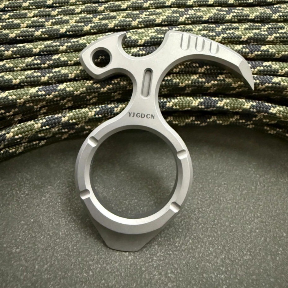 Design TC4 Titanium PRY Bar TOOL Sickle EDC Bottle Opener Crowbar Keychain