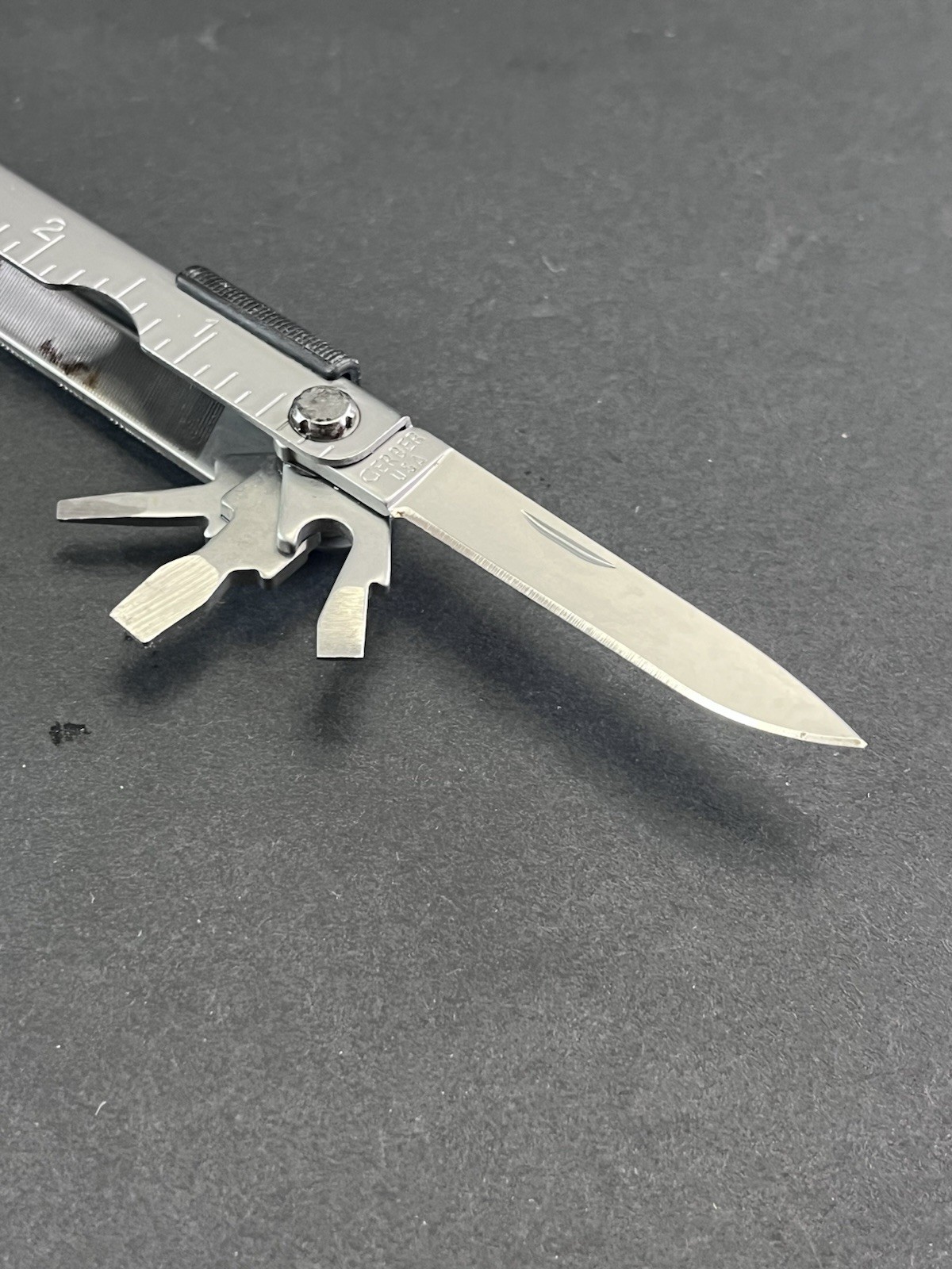 Gerber MP600 Needlenose Multi-Tool W/ Canvas Sheath File Knives Wire Cutter Etc.