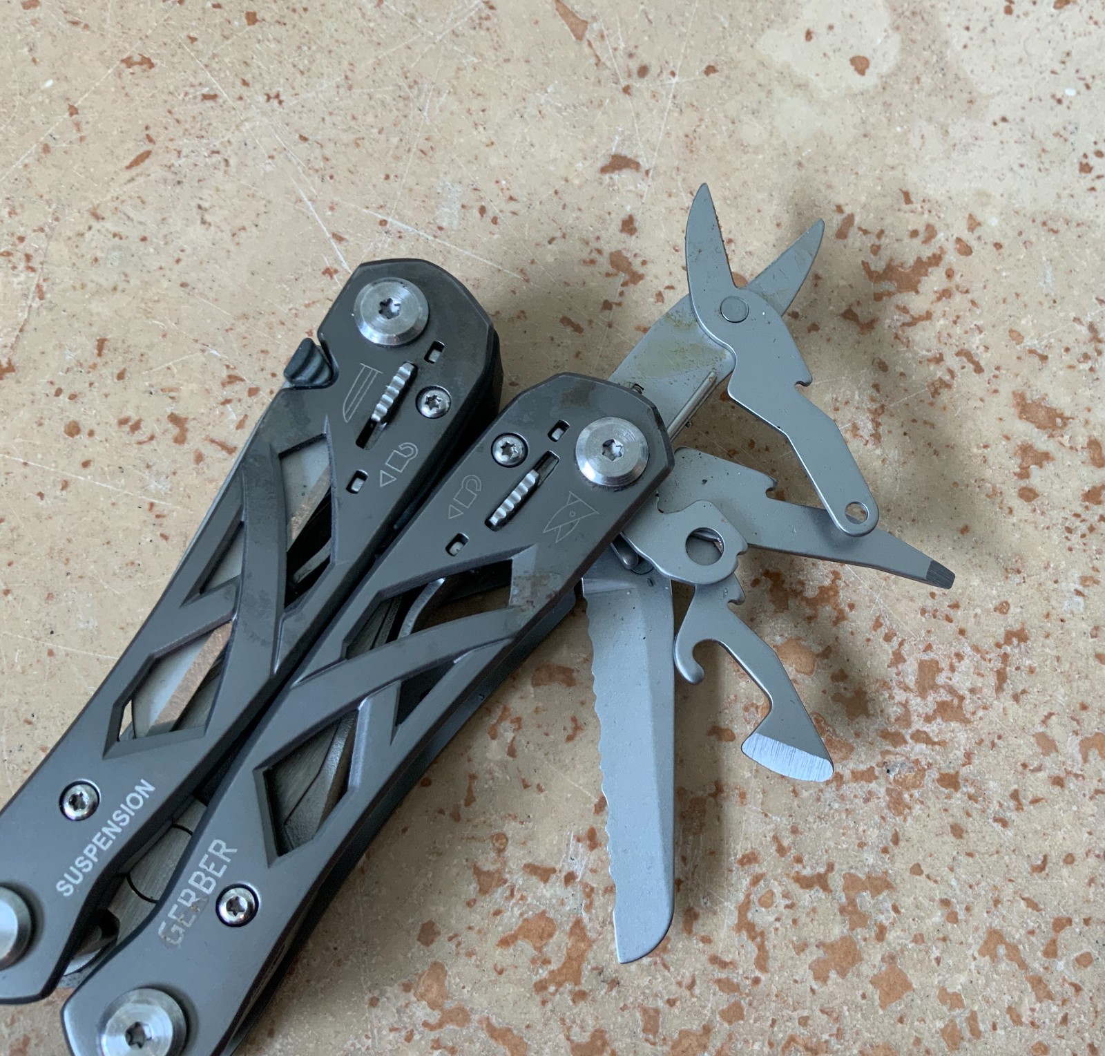 Gerber Suspension Multi Tool Pliers Knife Saw Scissors w Nylon Sheath Gray