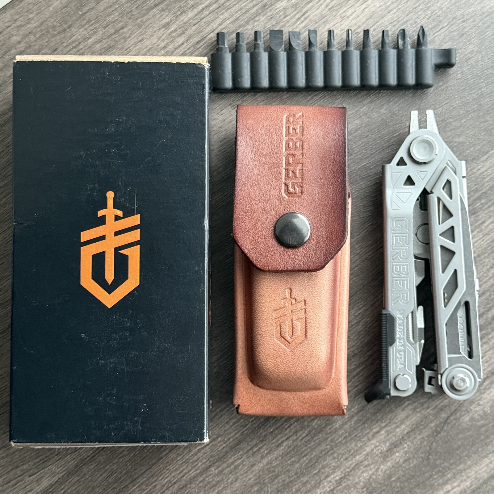Gerber Center Drive Plus Multi-Plier w/Leather Sheath Multitool w/Scissors. USA