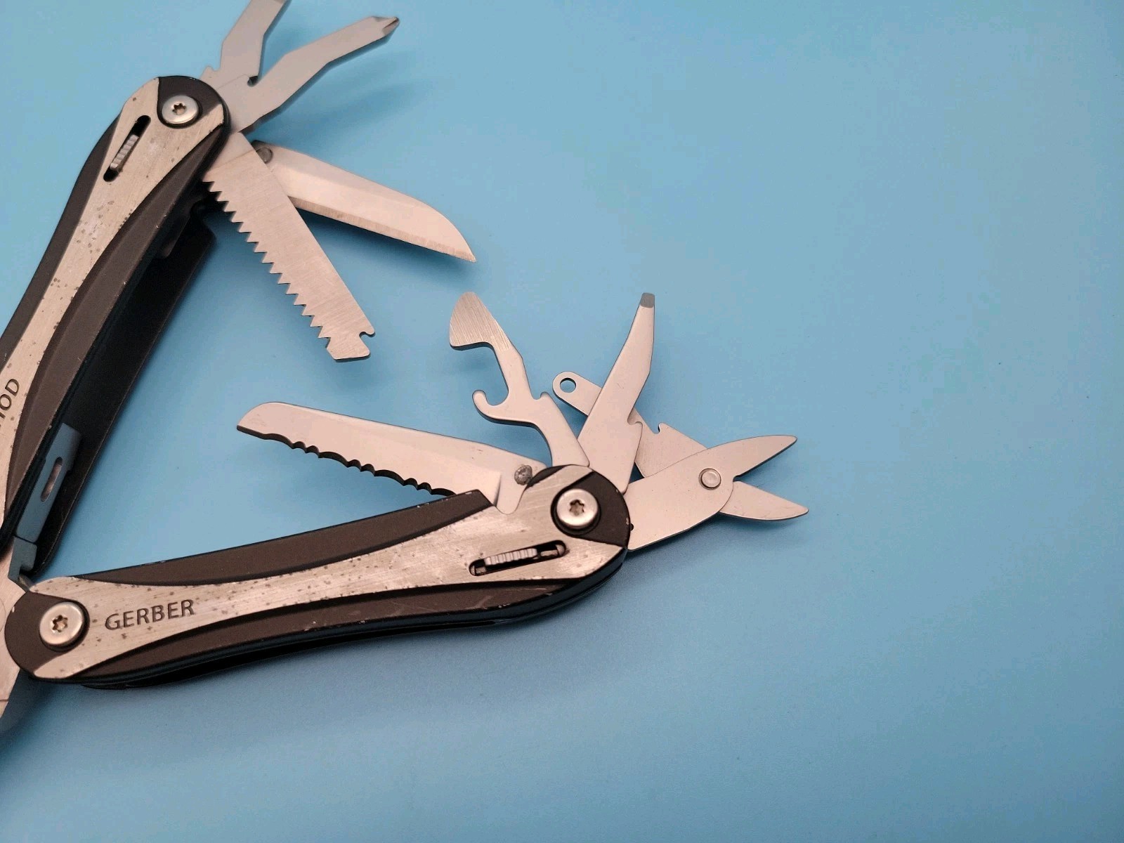 Gerber Method Multi-Tool – Spring Loaded Pliers, Scissors, Knife – DISCONTINUED