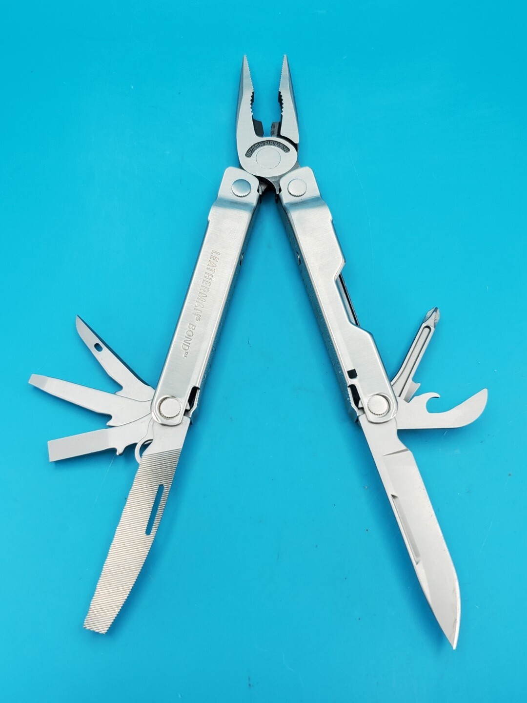 LEATHERMAN Bond Multitool, Stainless Steel Everyday Tool!
