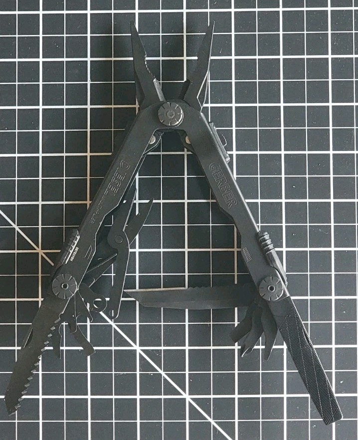 Gerber Diesel (Black) Multi-Tool Pliers 12 Tools 2.5″ Serrated w/ Sheath