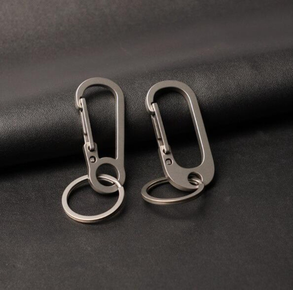EDC Titanium Alloy Keychain + 28MM Steel Key Ring Hanging Buckle Portable Tool