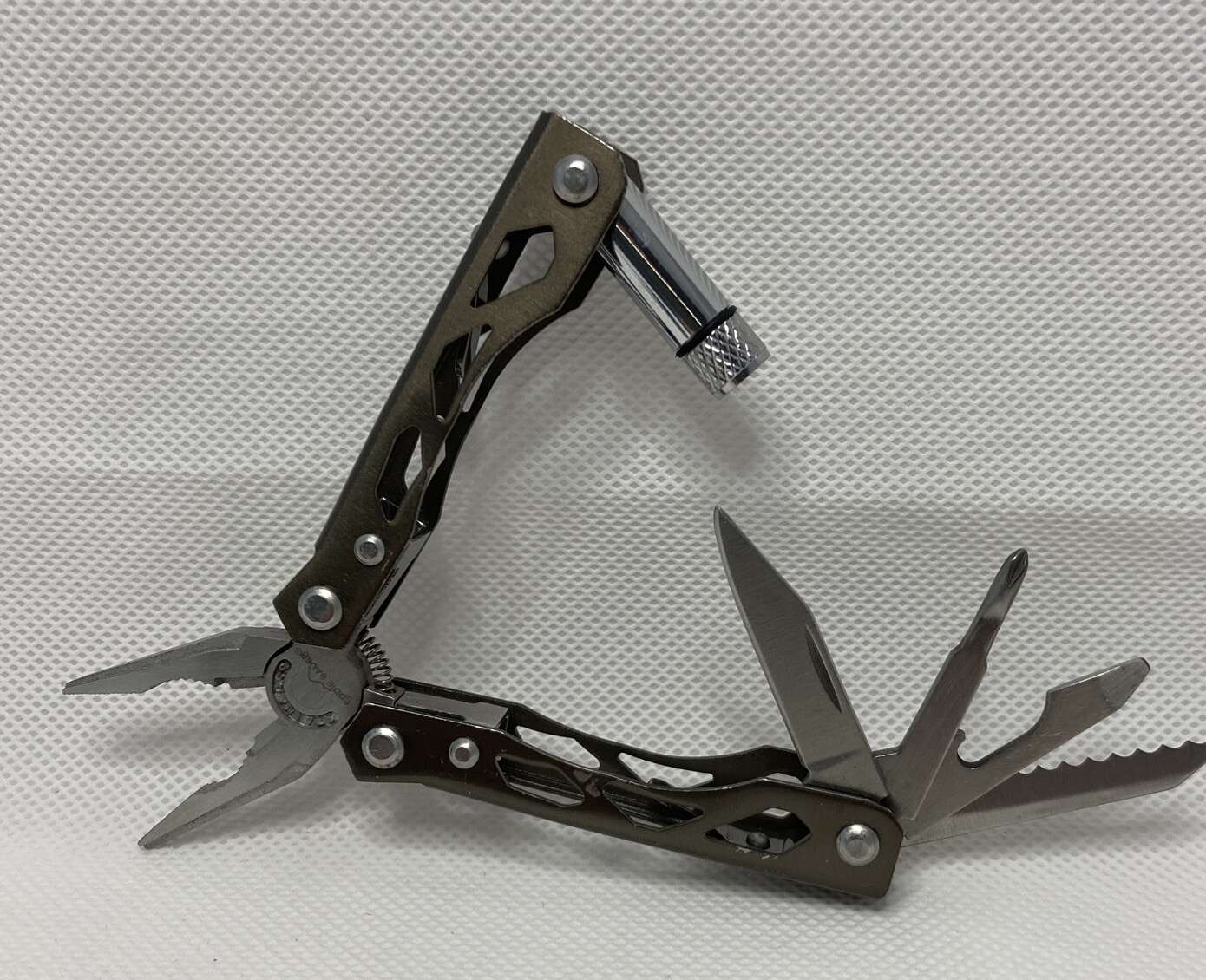 Set Of 2 Multi-Tools Eddie Bauer And Unbranded