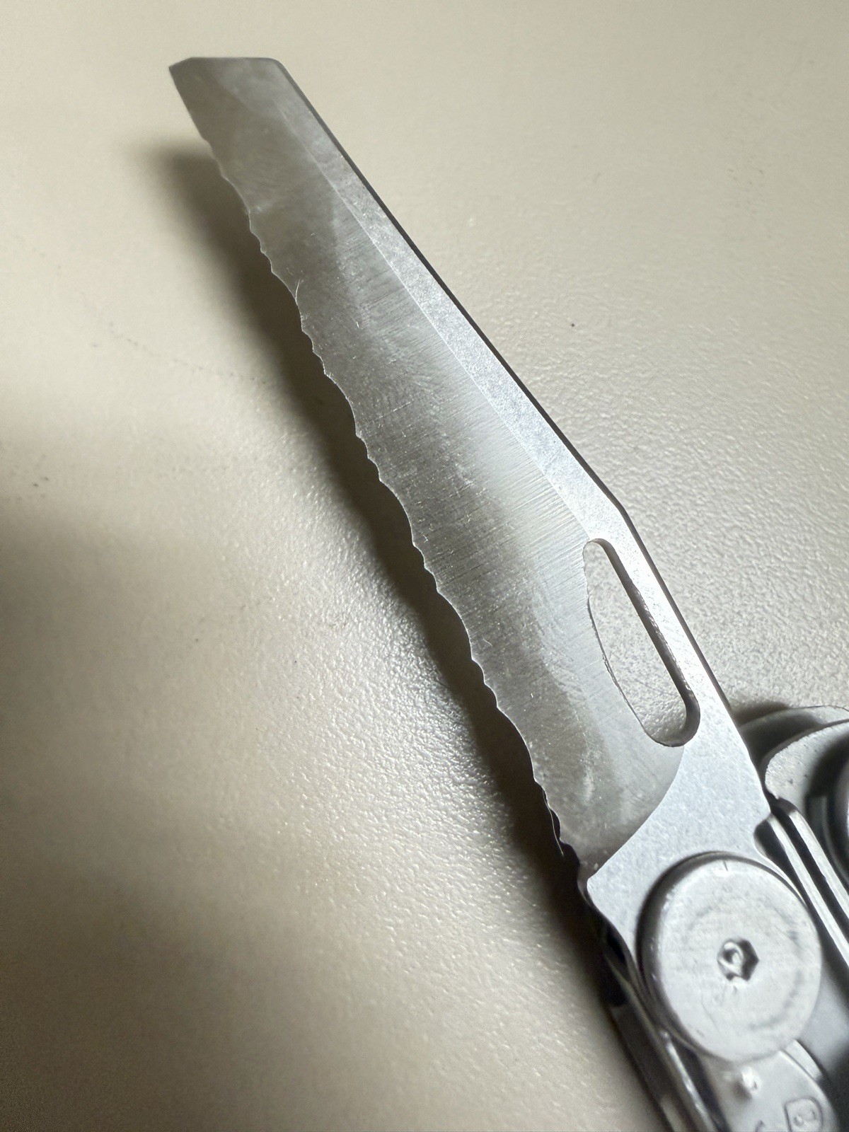 Leatherman Wave Multi-Tool Stainless Steel Pliers Knife with Screwdriver