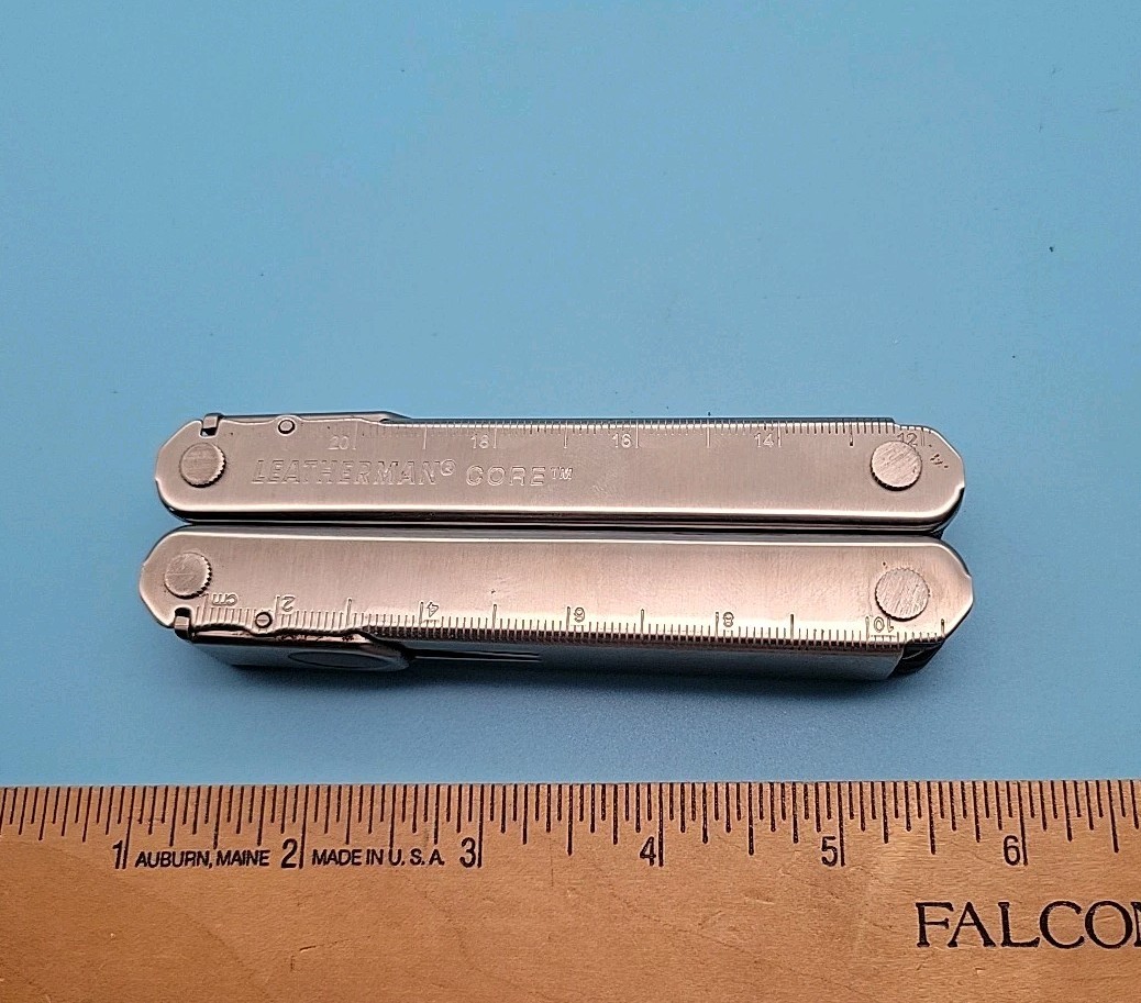 Leatherman Core Multi-Tool – Dated 0206 – Pliers, Knife – Silver – RETIRED