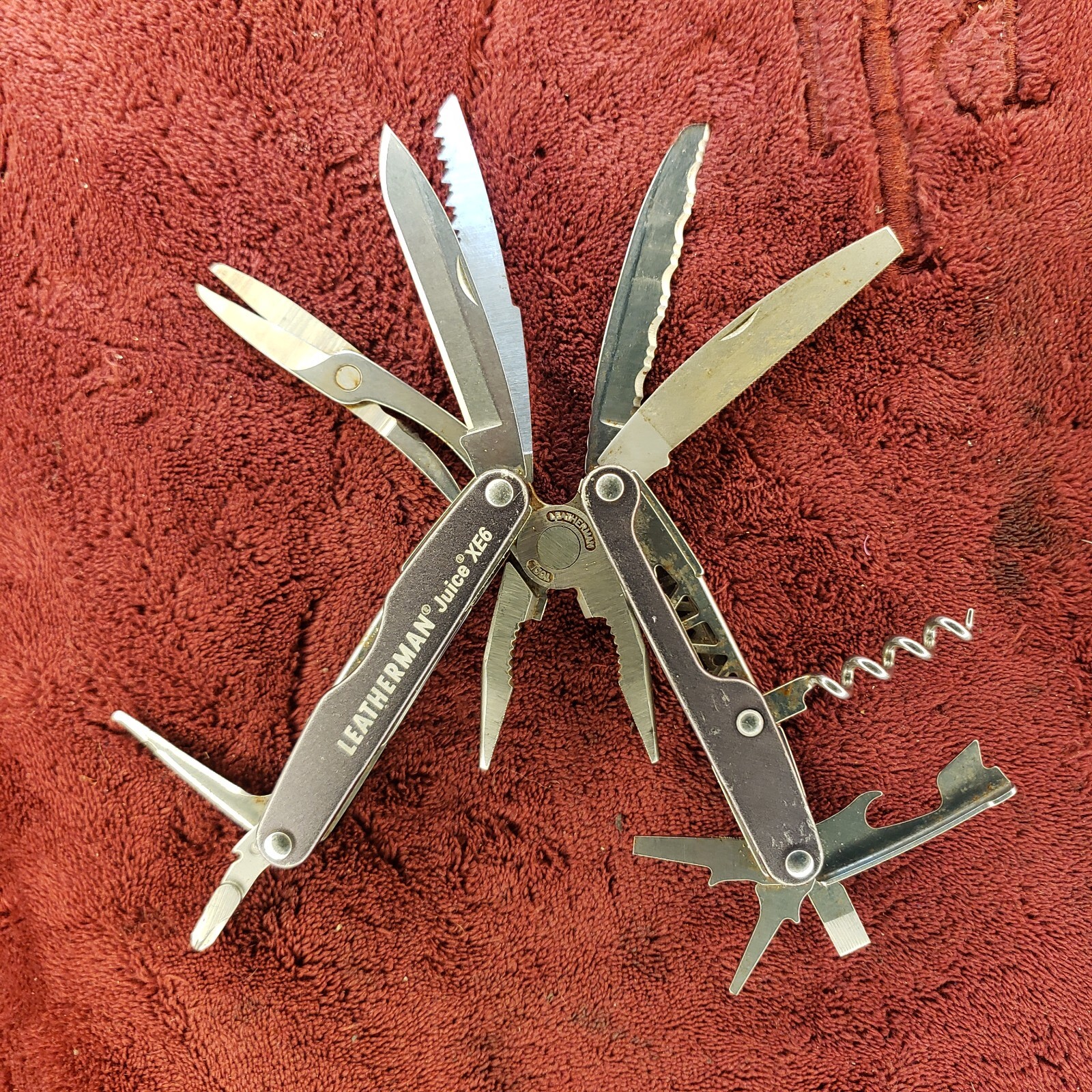 Leatherman Juice XE6 Multi-Tool Grey Retired Pliers Multi Tool read