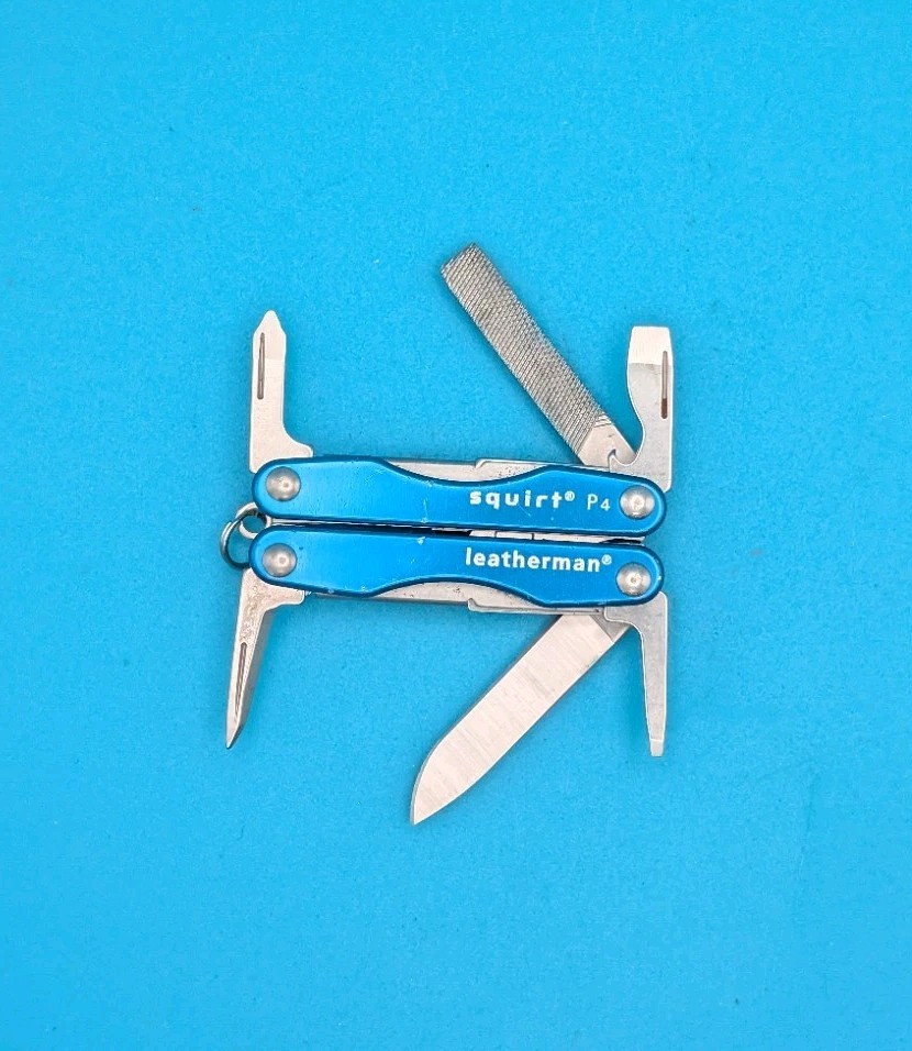 Leatherman Squirt P4 Multi-Tool, Key Ring, Retired, BLUE!