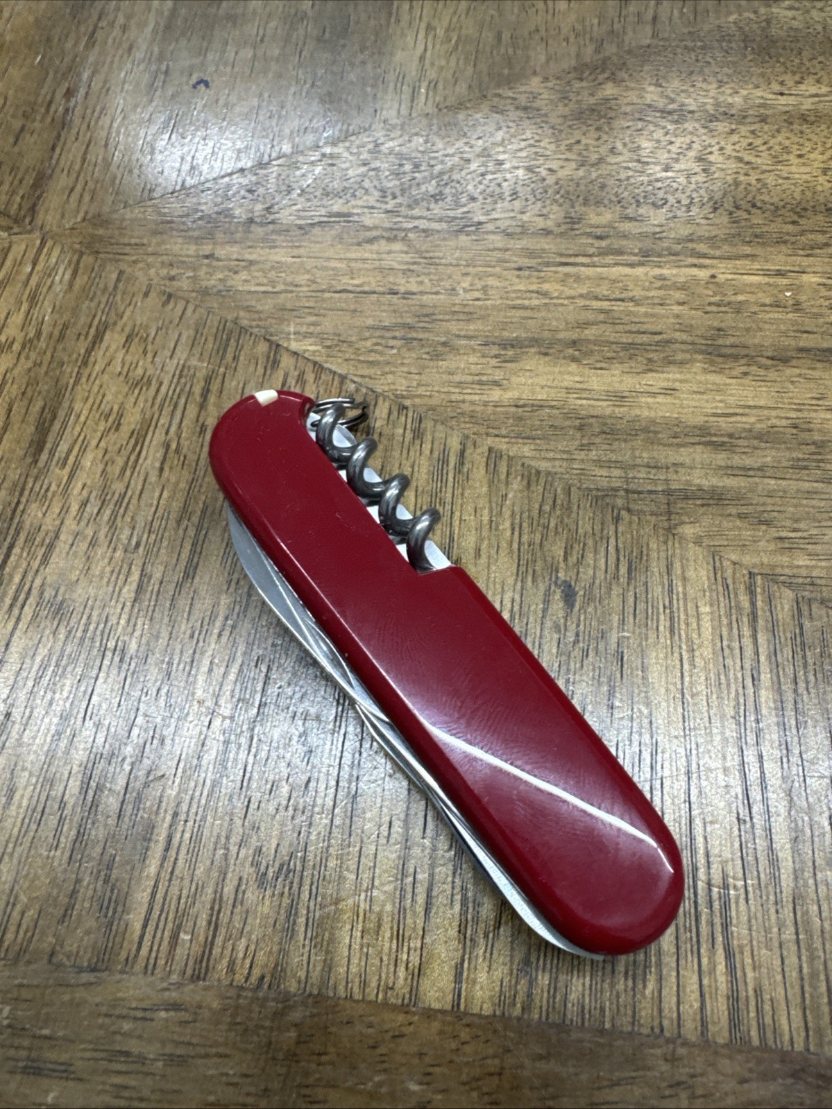 Swiss Army Original Knife Red Huntsman 15 Functions Victorinox 1.3713