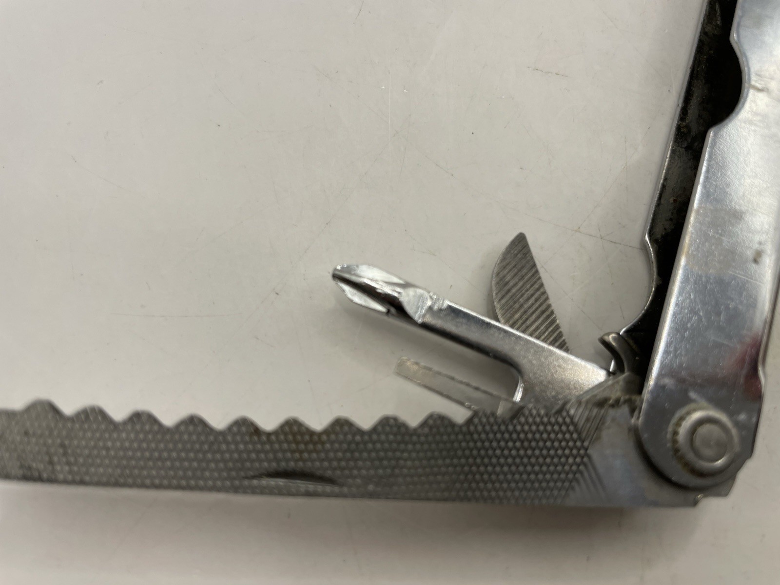 MULTI-TOOL UNbranded Leatherman Style Pliers Knife File 8 Tools Shealth