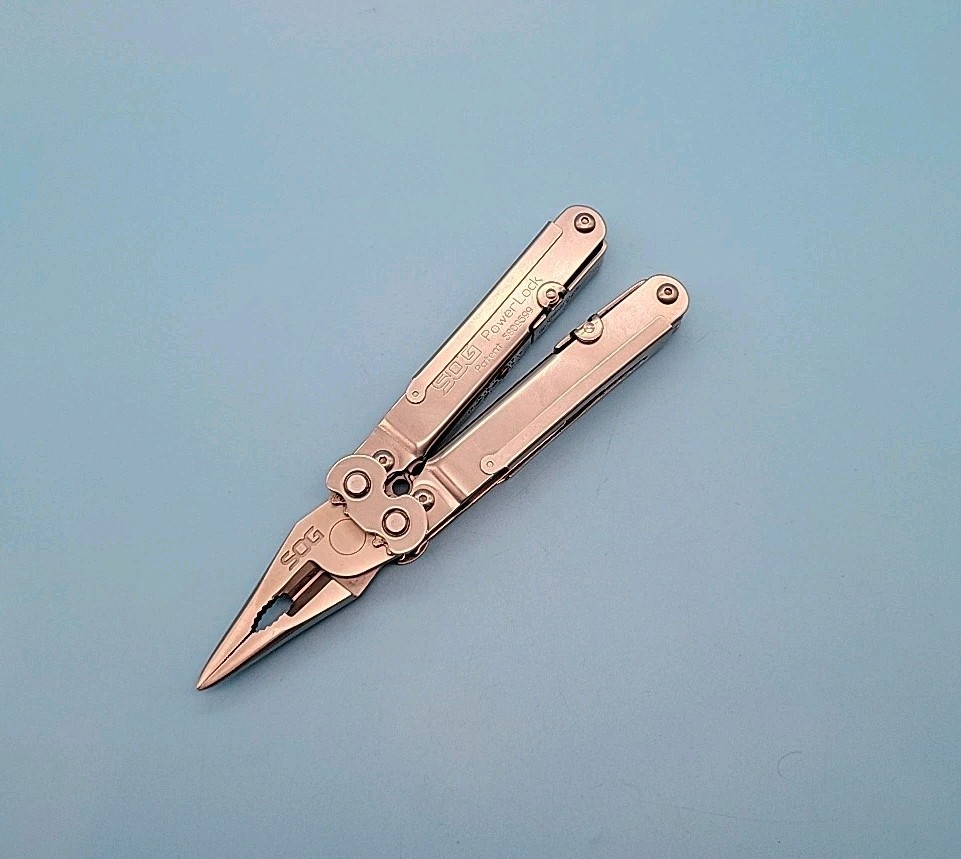 SOG PowerLock Multi-Tool – Silver – Screwdrivers, Pliers, Saw, Knife, Scissors