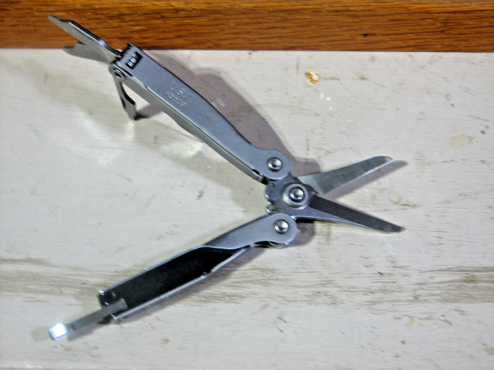 Schrade USA Multi-tool Tough Chip Compact / Mini Tool w/ Belt Holder Pouch