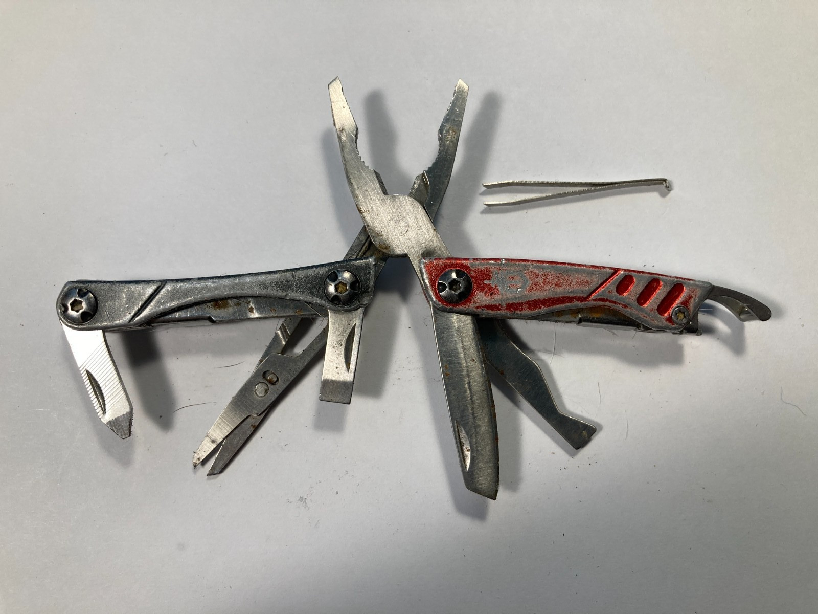 Gerber Dime Mini Multi-Tool, Knife, Pliers, Scissors, Red (C)