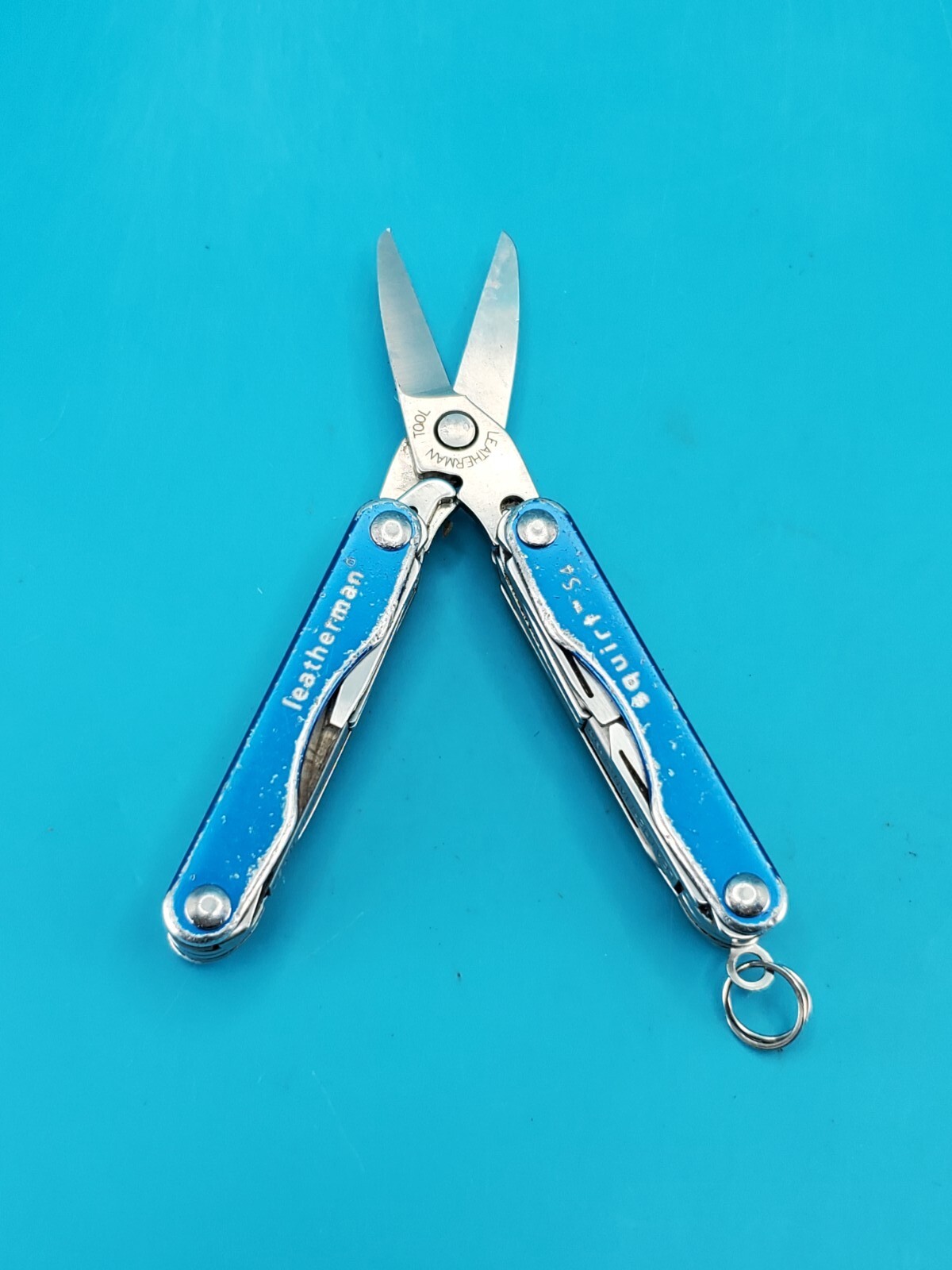 Leatherman “Squirt S4” Stainless Steel Multi Tool – BLUE!