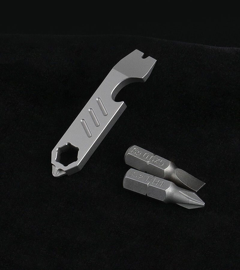 Mini Titanium Keychain Multi Tools Pry Bar Crowbar Opener Outdoor Pocket EDC