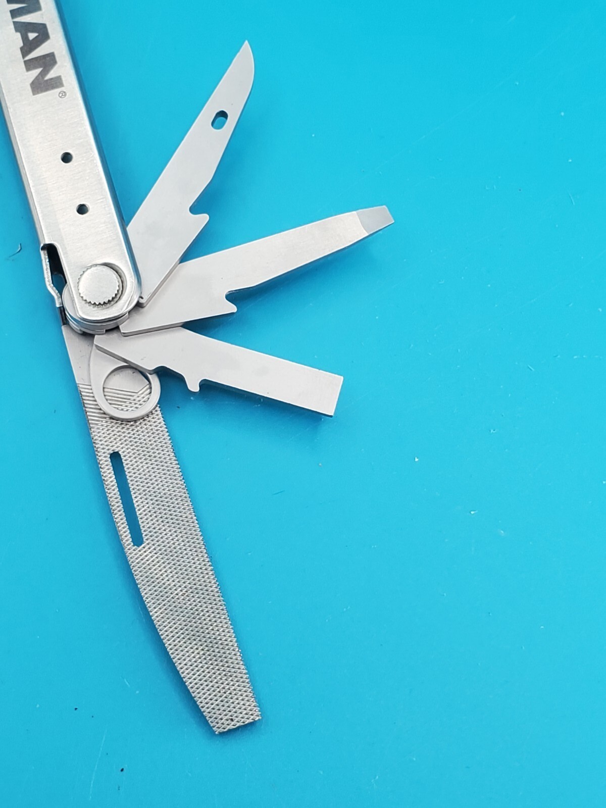 LEATHERMAN Bond Multitool, Stainless Steel Everyday Tool! *FIRMAN*