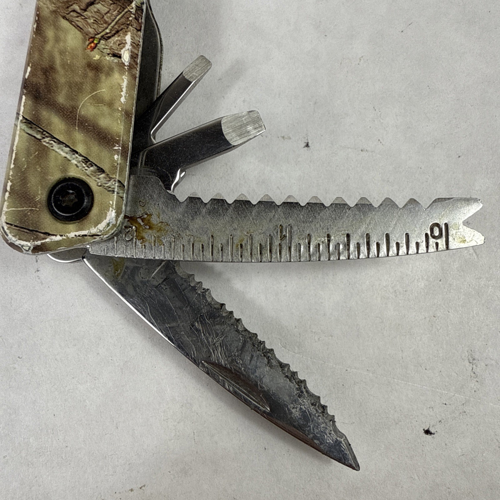 Camo Multi Tool Mossy Oak & Ozark Trail *See Photos Read