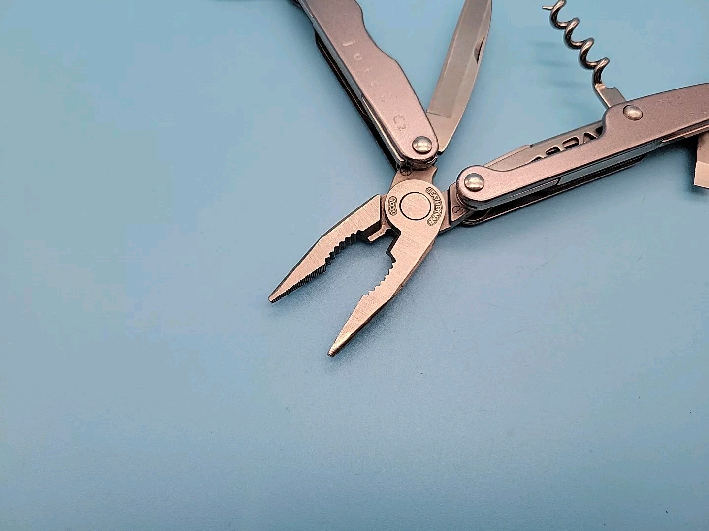 Leatherman Juice C2 Multitool – Dated 0909 – Gray – Knife, Pliers *Retired*