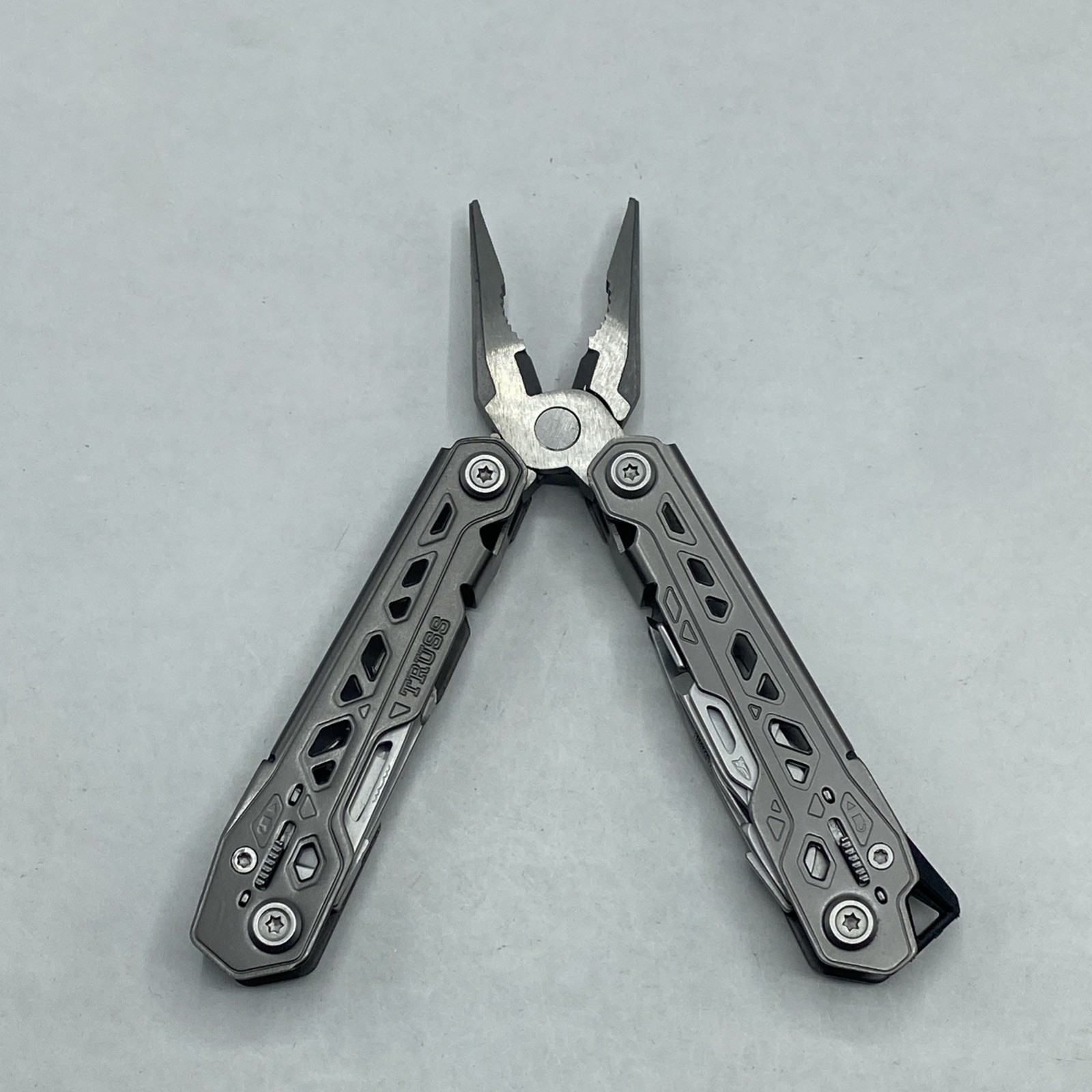 Gerber Truss Multi Tool with Sheath – Gray
