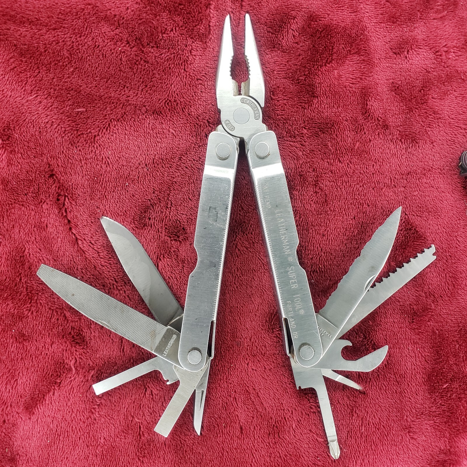 🔪 🔪 Leatherman Super Tool Multi Tool with Sheath.