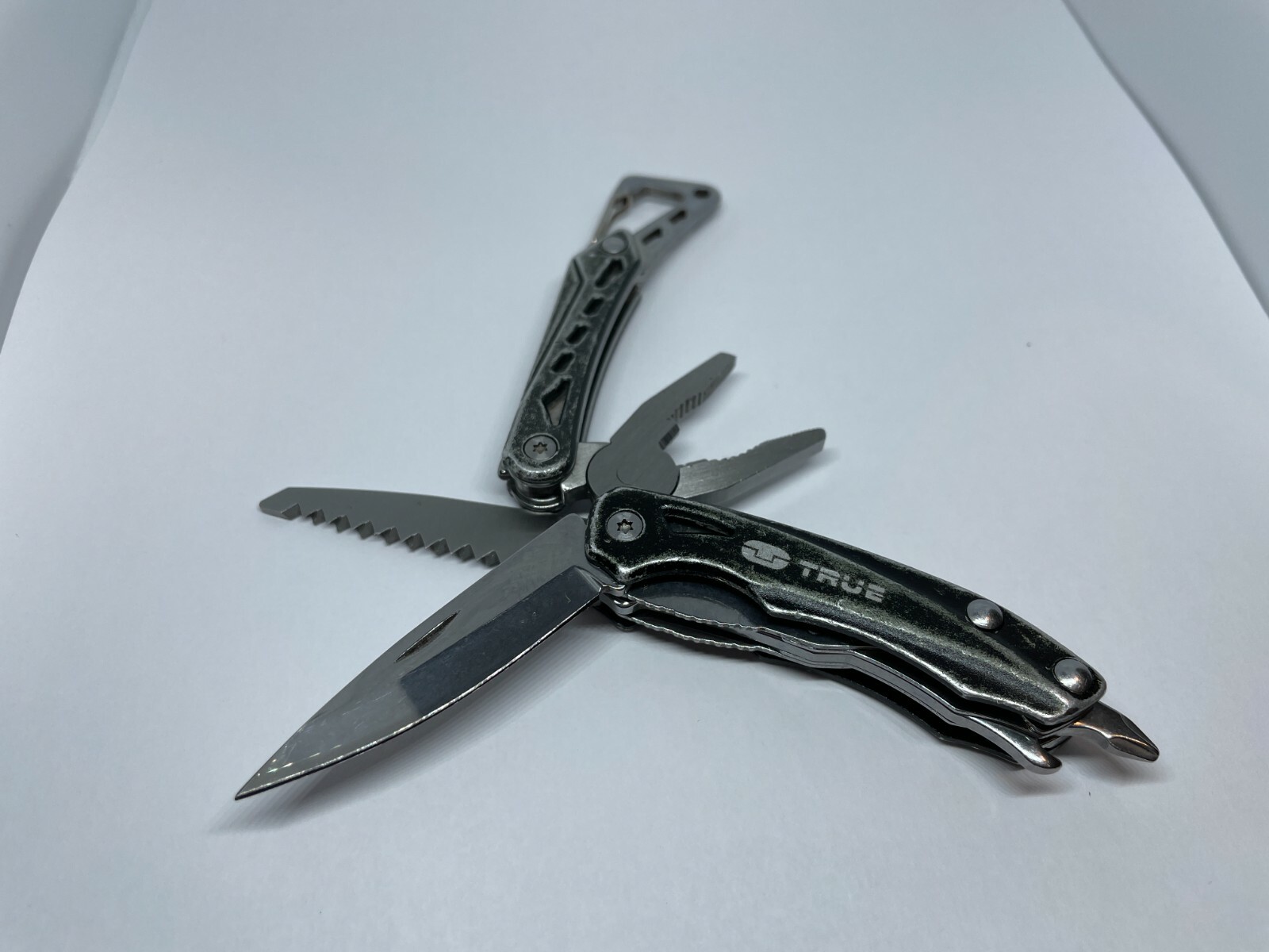 True Utility Seven Multi-Tool 7 in 1 Compact Pocket Knife Quick Release Clip