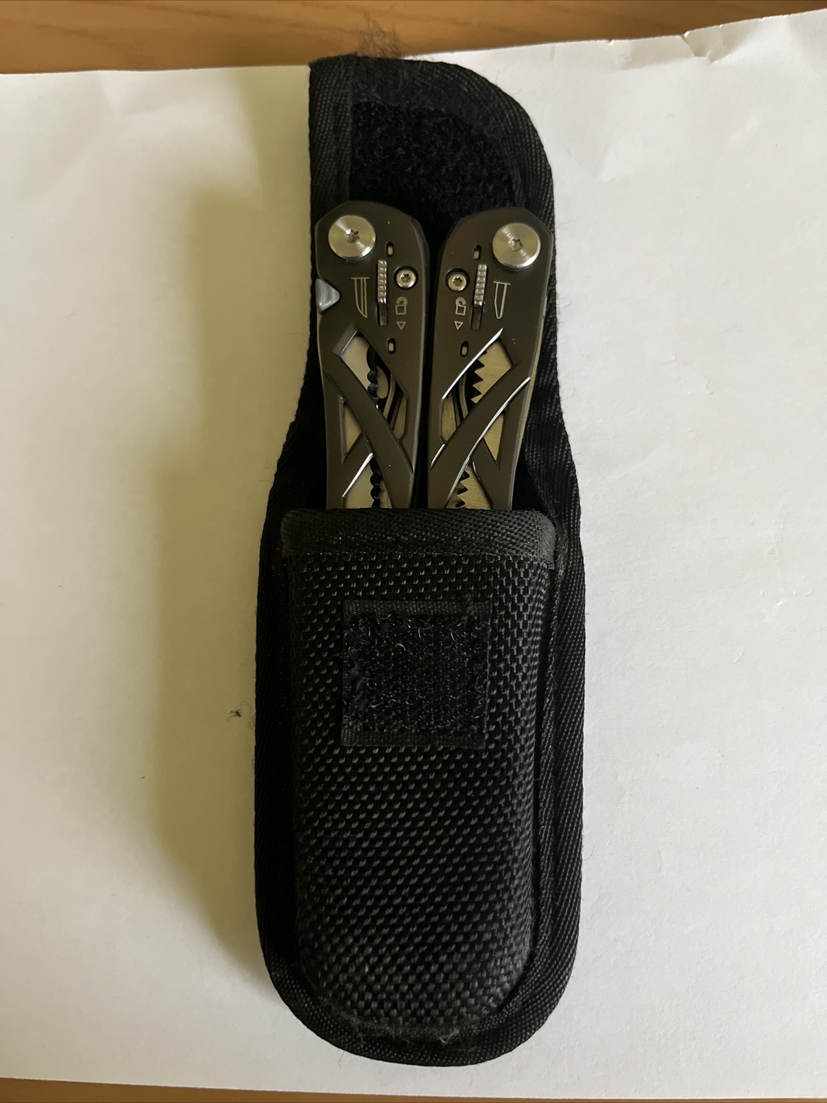 Gerber Suspension with gerber sheath multi-tool Good Condition dark gray