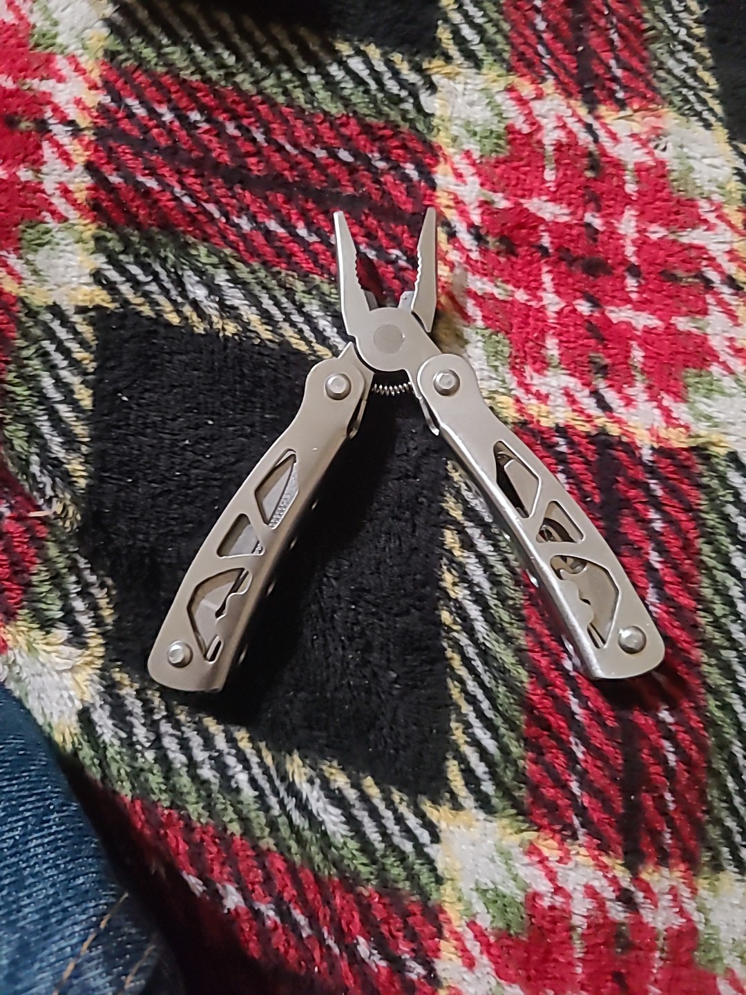 Ozark Trail 12 in 1 Multi Tool Camping Hunting Fishing, Silver Medium Size.