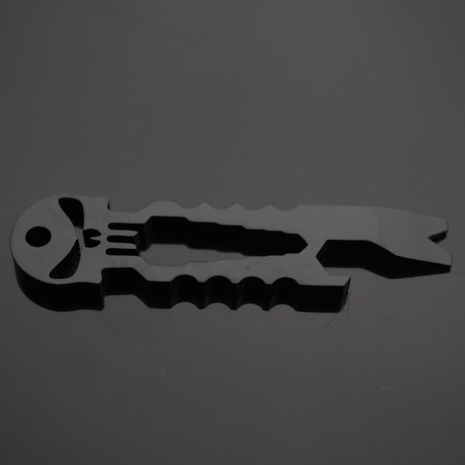 Skull Keychain Crowbar Screwdriver Hex Wrench Carabiner Clip Opener EDC – Black
