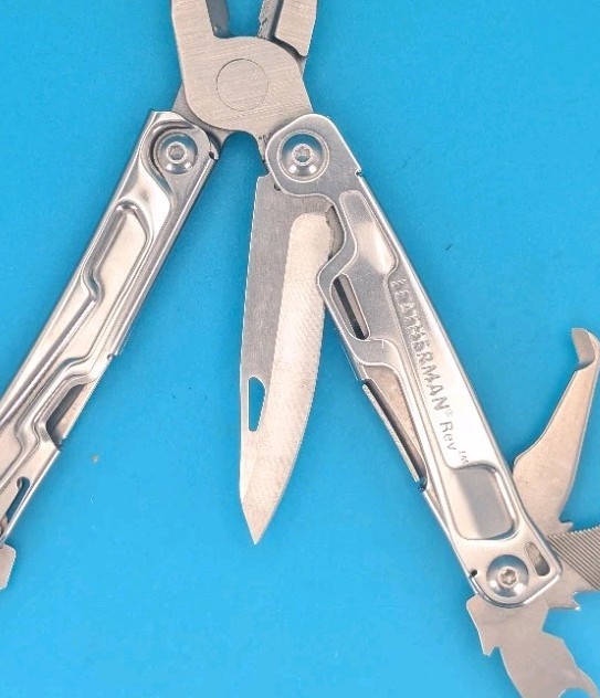 Leatherman Rev 3.8″ Multi-Tool, Stainless!