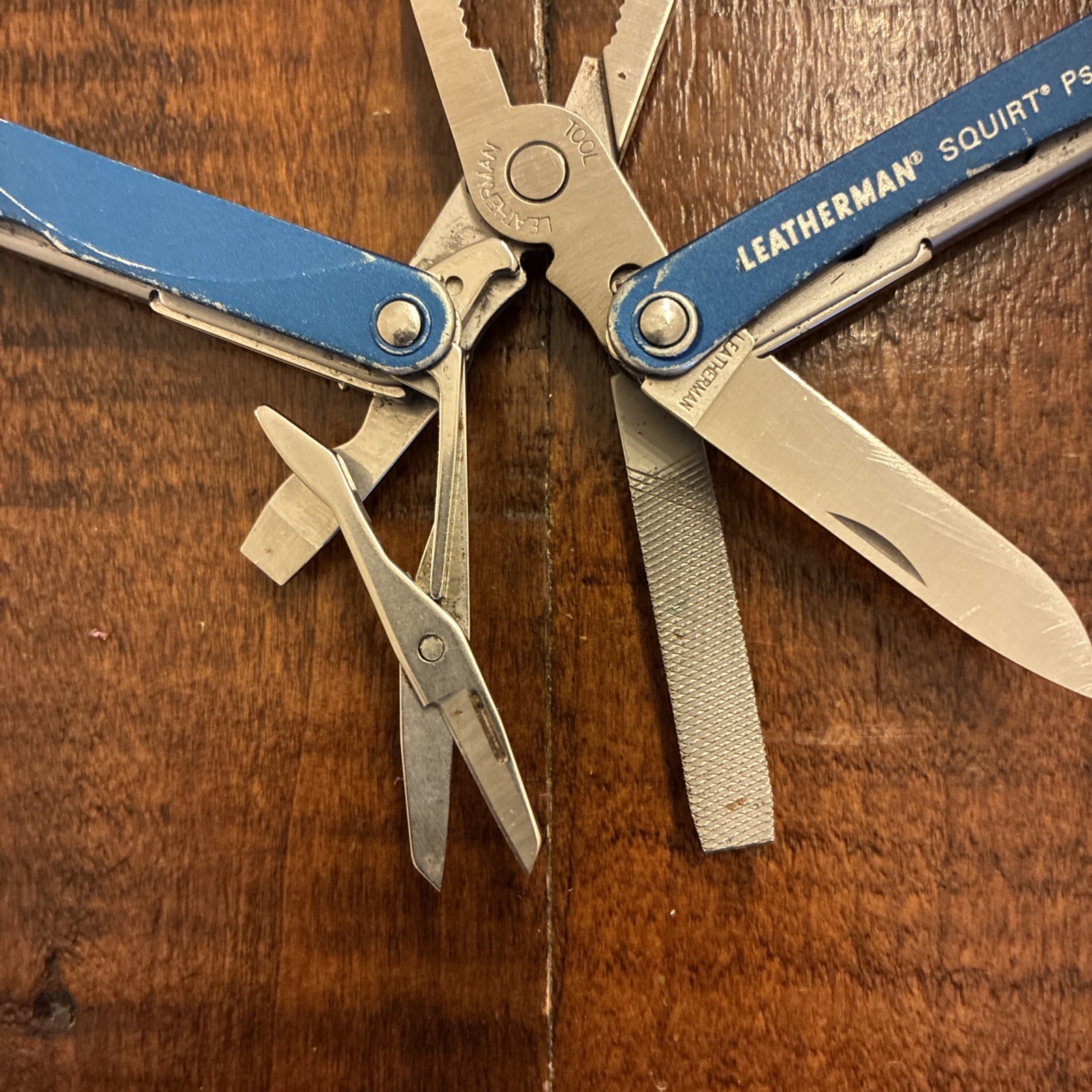 Leatherman Squirt PS4 Multi Tool, Knife, Pliers – Blue – Pat Pend – Excellent