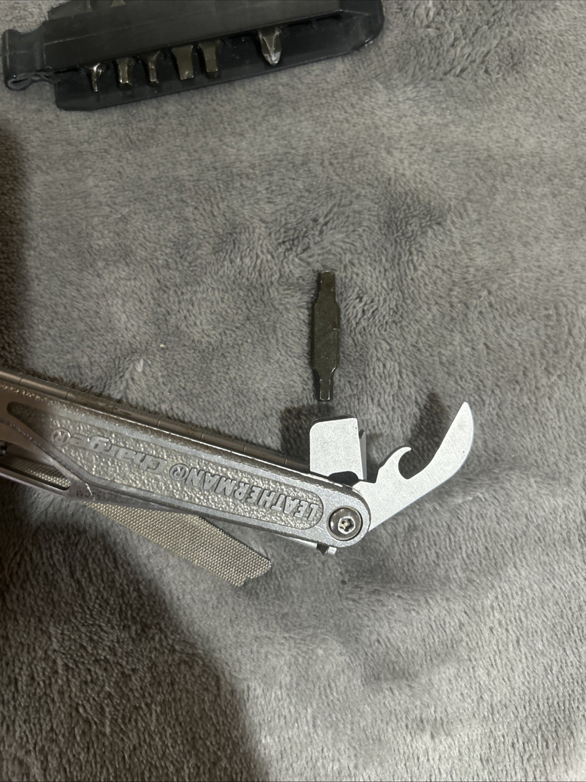 Leatherman Charge Multi-Tool w/ Sheath 7 Double Bits 154 CM Very Good Cond.