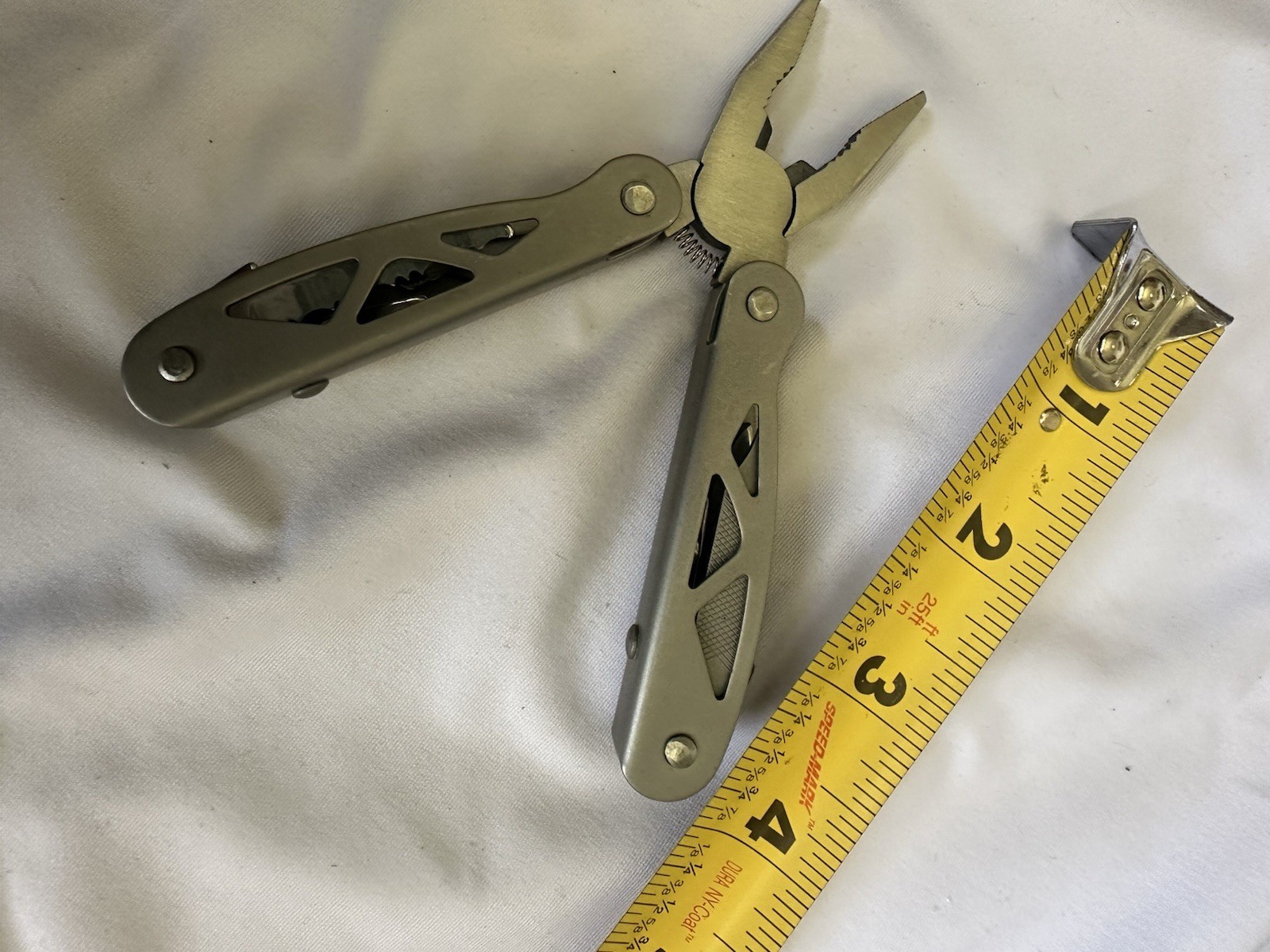 Stainless Steel Pocket Knife Multi-Tool Blade Unbranded Letherman Style 3” Cl