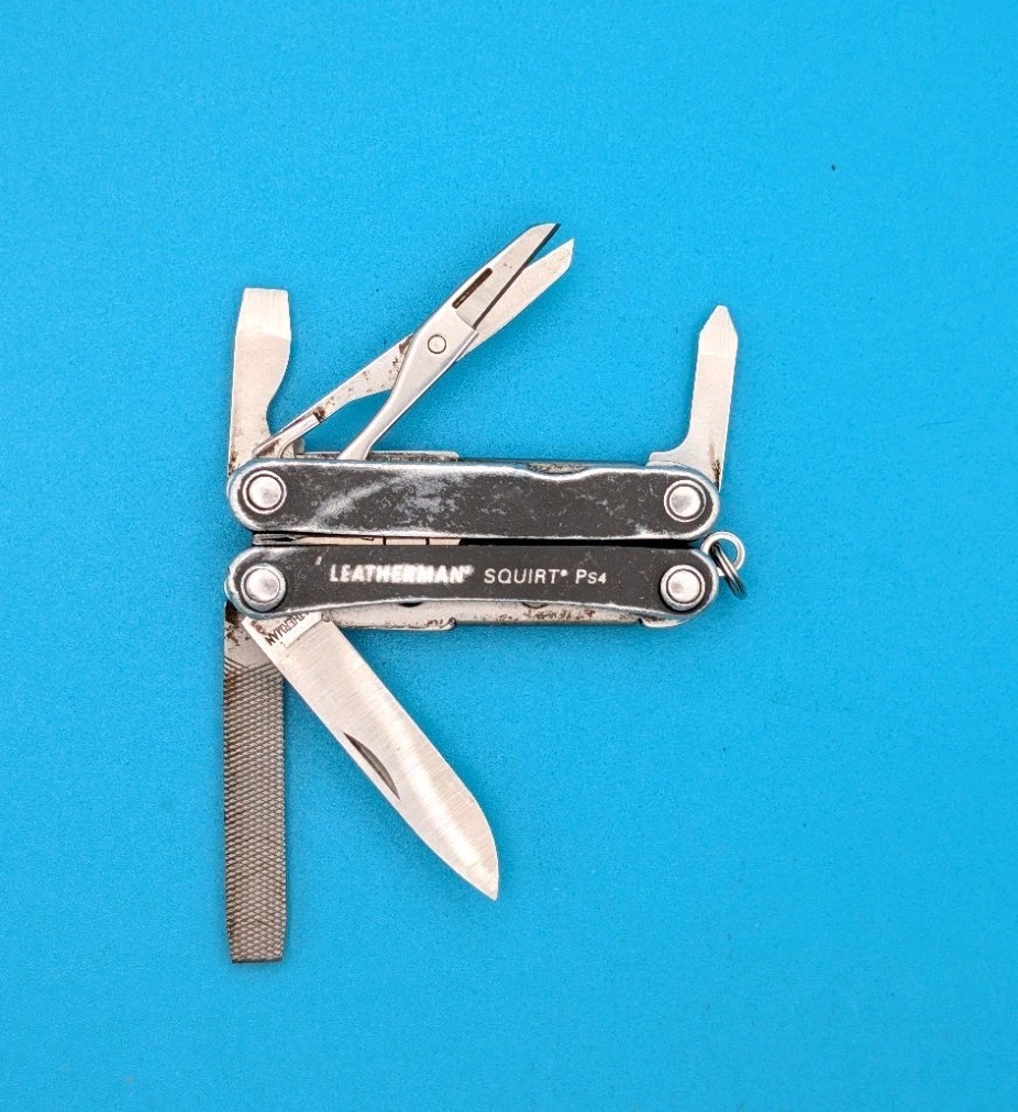 Leatherman SQUIRT PS4 Multi-Tool! BLACK! *broken scissors spring*