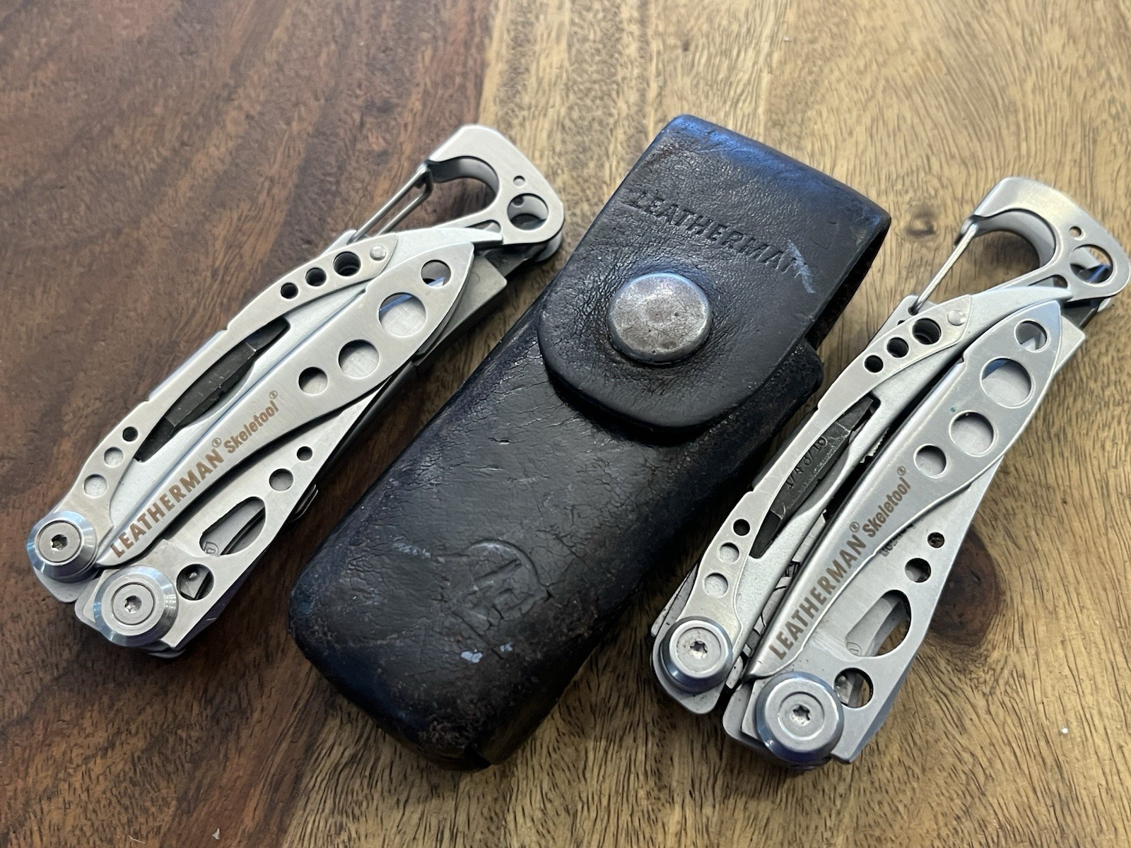 Leatherman Skeletool MultiTools SUPER NICE!! w/Leather Sheath (Lot Of 2)