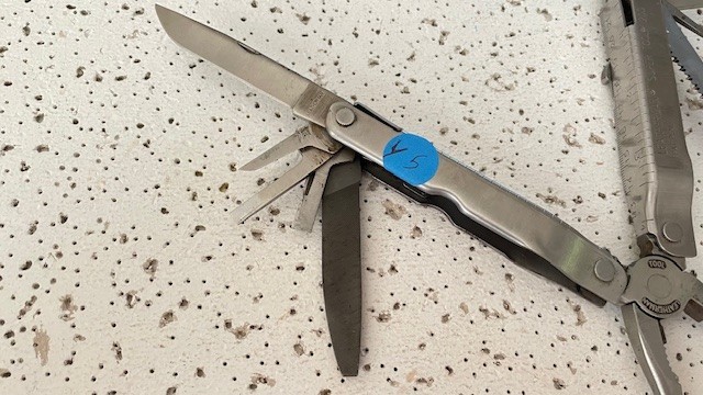 Leatherman SUPER TOOL 200 Stainless Steel Silver Multi Tool Pliers,Knife, Opener