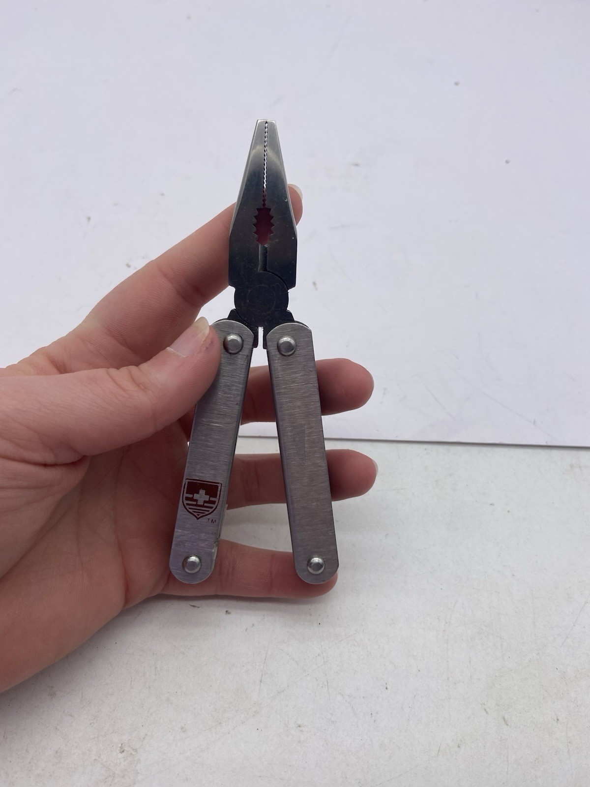 swiss army multi tool plier fire starter