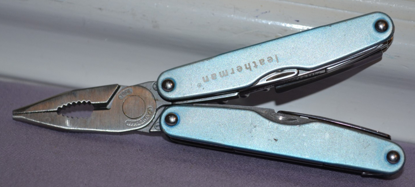 OEM Leatherman Juice CS4 Blue Multi-Tool Knife, Pliers Scissors, Other Tool-Good