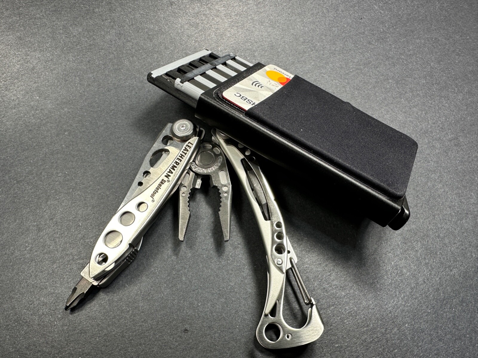 Leatherman flat bit holder for wallet or pocket