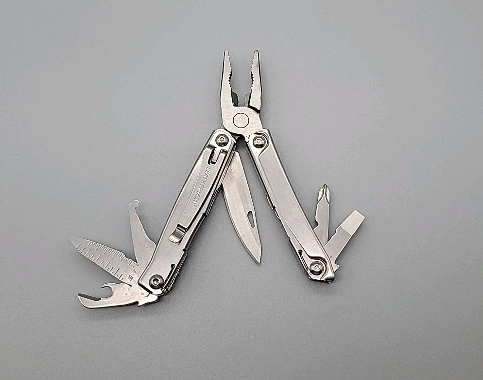 Leatherman Rev Multi-Tool – Pliers, Knife, Screwdrivers, Can Opener, File