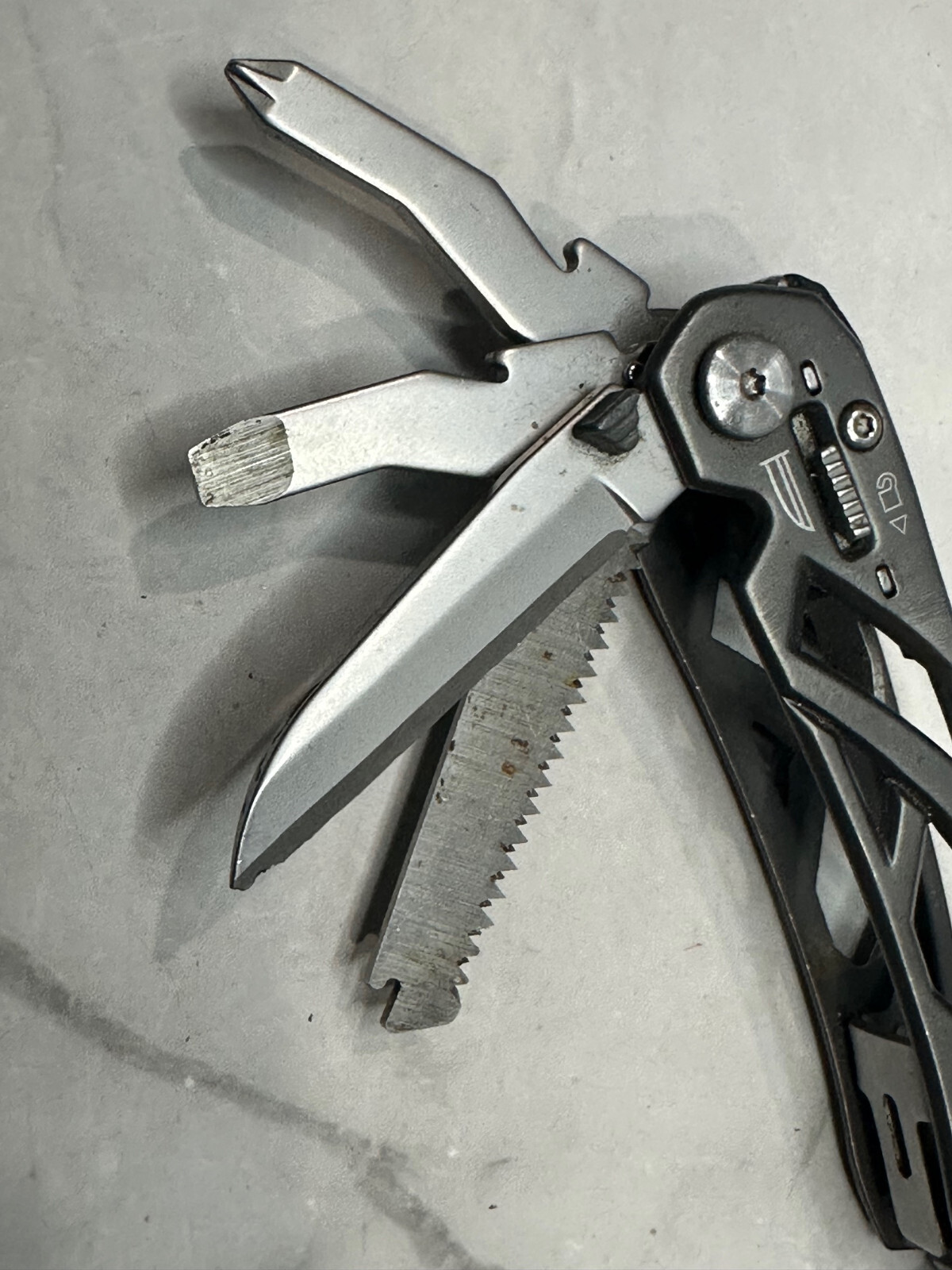 Gerber Suspension MultiTool Knife Plier Saw Scissor Screwdriver 22-01471